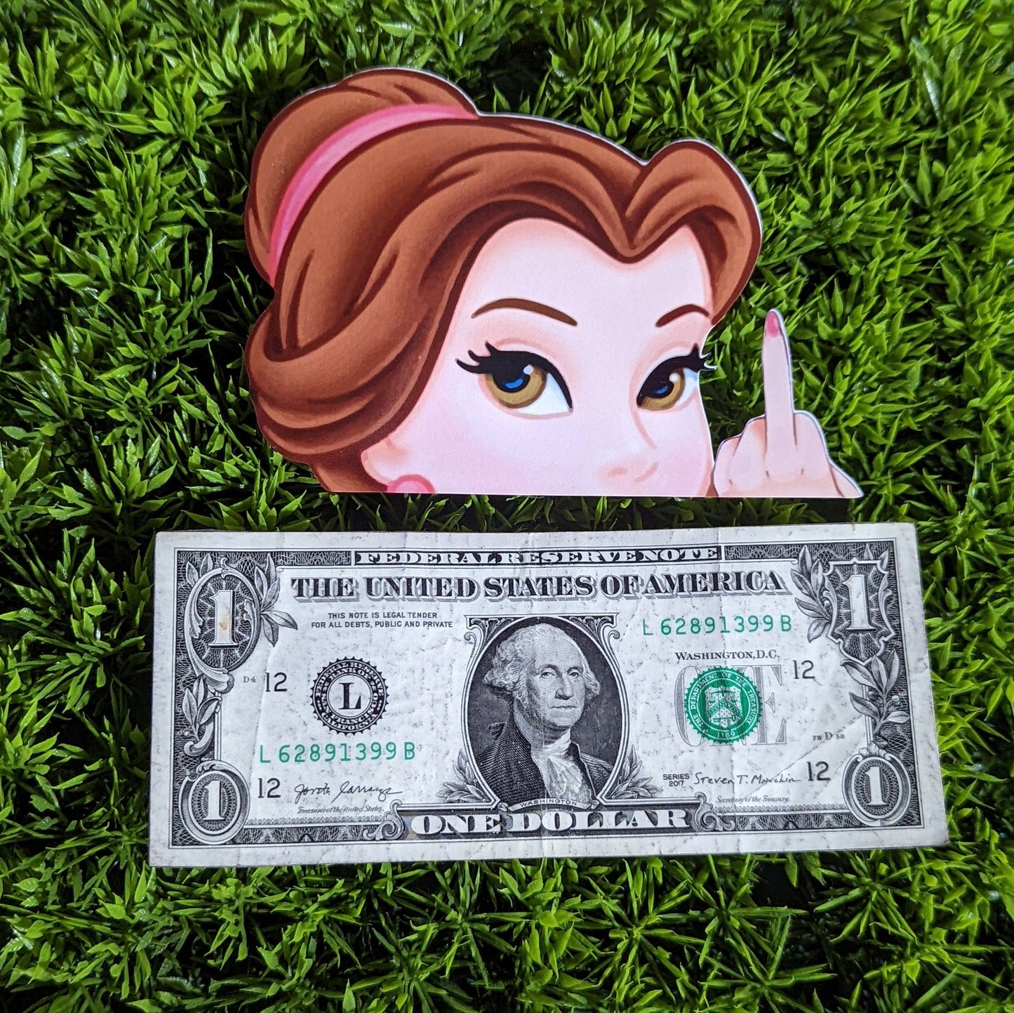 Spicy Belle Peeker
